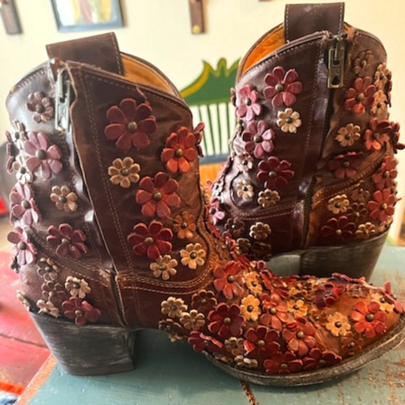 Old Gringo Shoes - Old Gringo Hippie Chick Brass Red Bone 7" Ankle Boots Size 8B